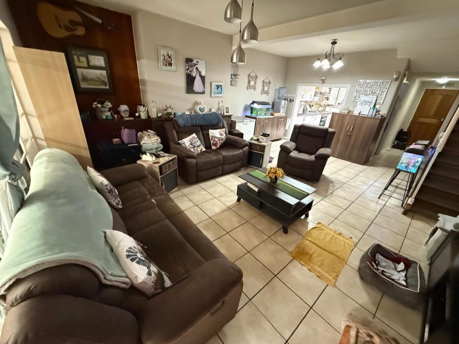 2 Bedroom Property for Sale in Three Rivers Gauteng