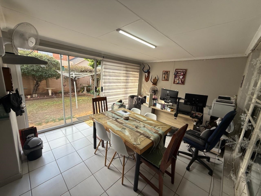 2 Bedroom Property for Sale in Three Rivers Gauteng