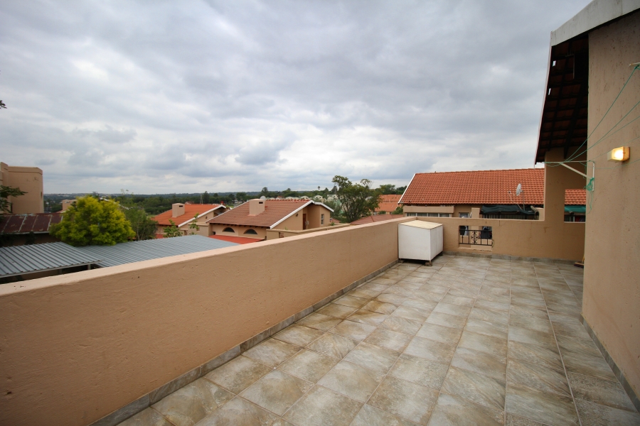 2 Bedroom Property for Sale in Noordhang Gauteng