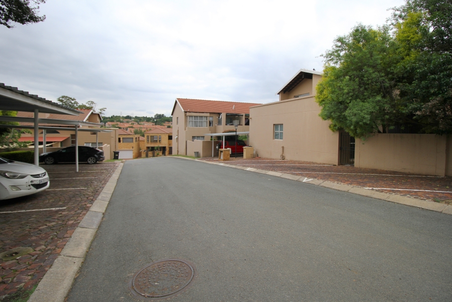 2 Bedroom Property for Sale in Noordhang Gauteng
