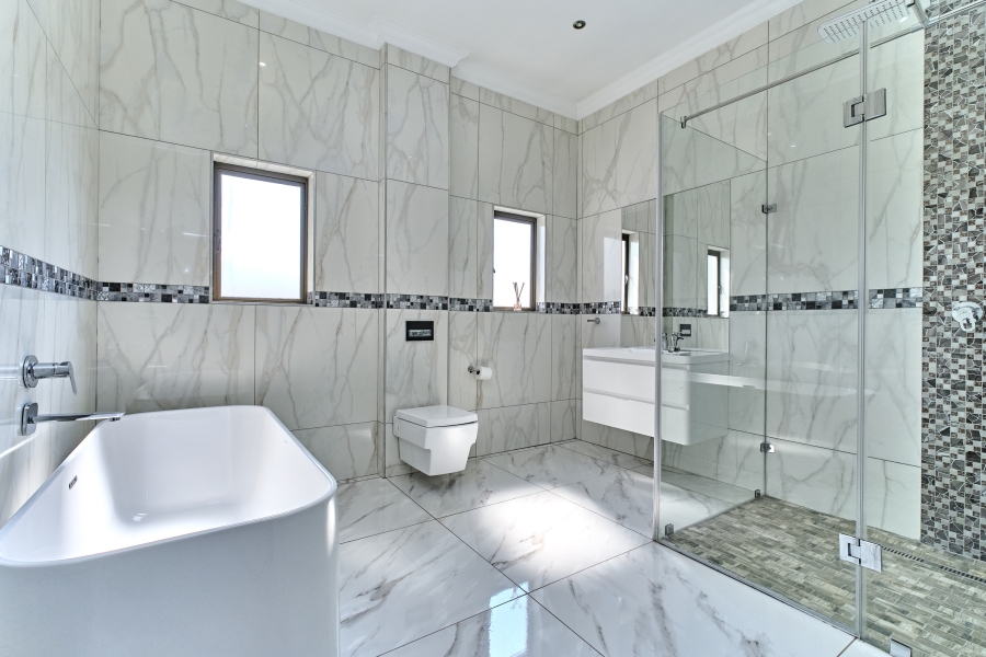 To Let 4 Bedroom Property for Rent in Waterfall Country Village Gauteng