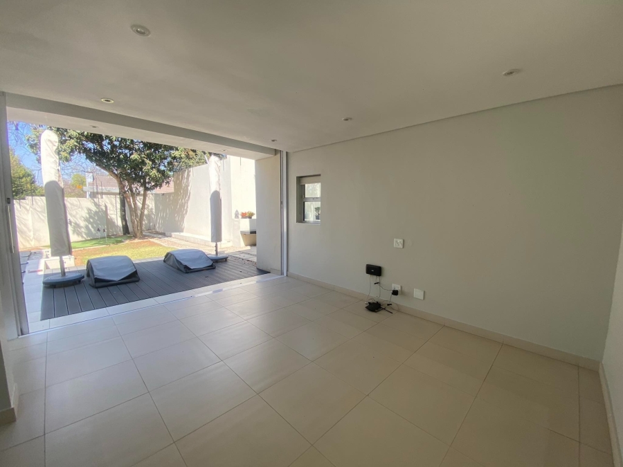 To Let 3 Bedroom Property for Rent in Atholl Gauteng