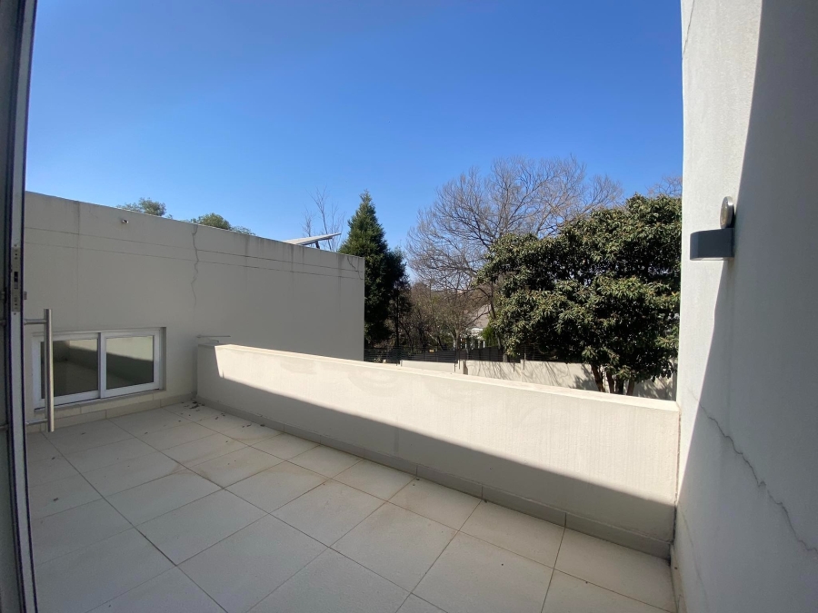 To Let 3 Bedroom Property for Rent in Atholl Gauteng