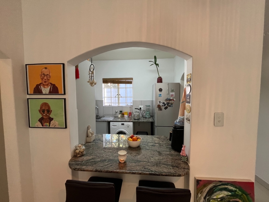 To Let 1 Bedroom Property for Rent in Illovo Gauteng