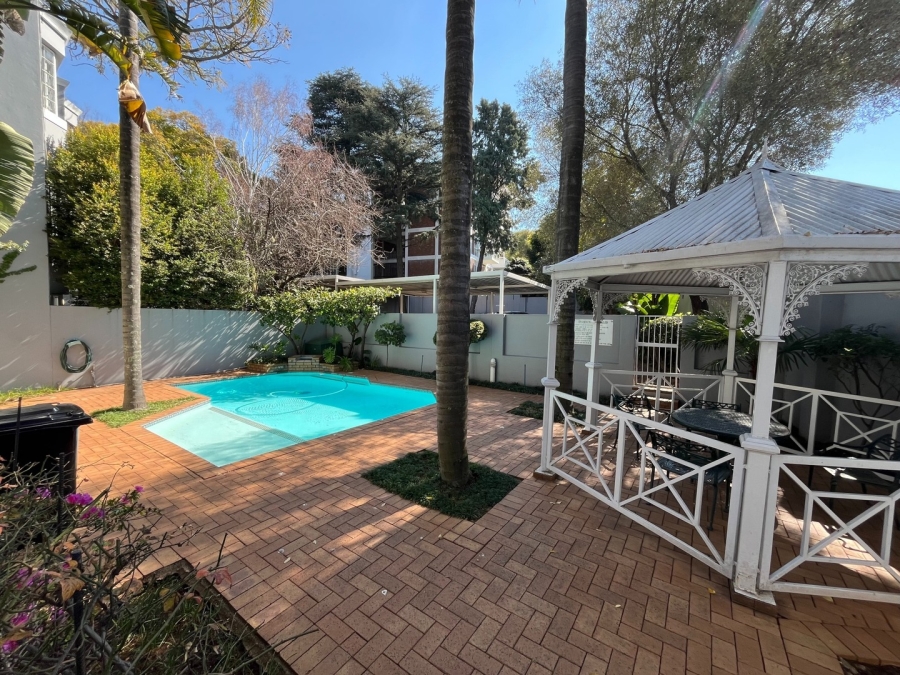 To Let 1 Bedroom Property for Rent in Illovo Gauteng