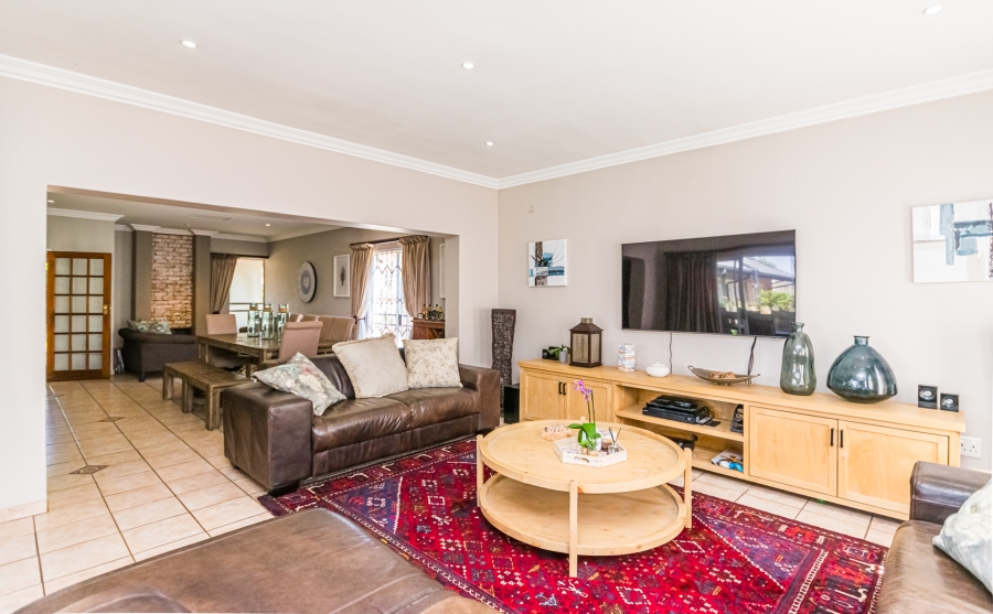 5 Bedroom Property for Sale in Doringkloof Gauteng