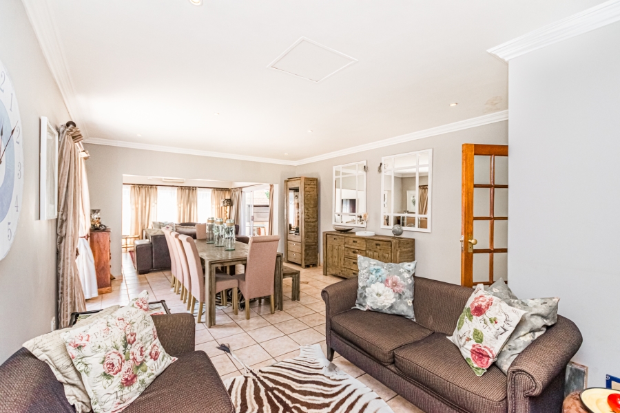 5 Bedroom Property for Sale in Doringkloof Gauteng