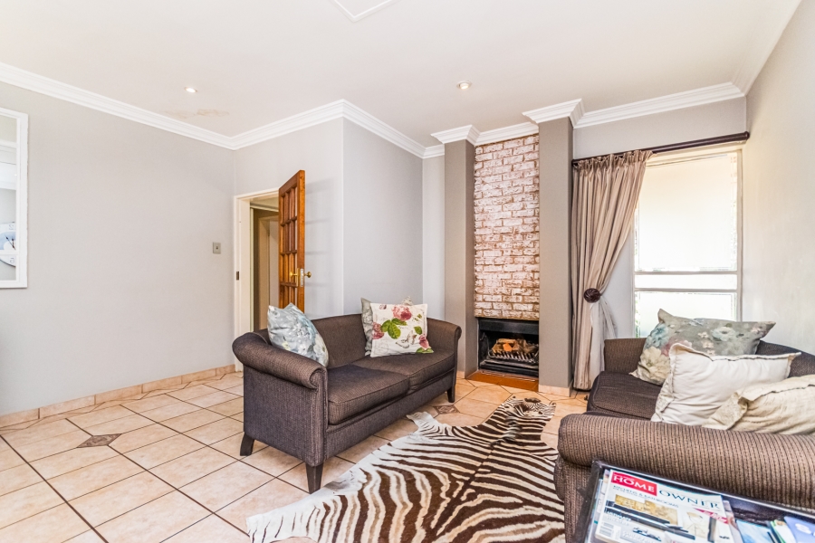5 Bedroom Property for Sale in Doringkloof Gauteng