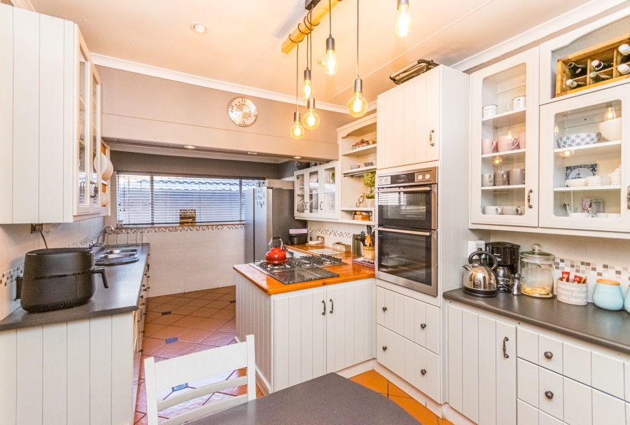 5 Bedroom Property for Sale in Doringkloof Gauteng