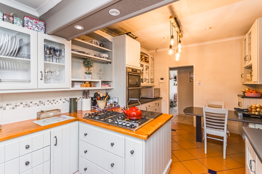 5 Bedroom Property for Sale in Doringkloof Gauteng