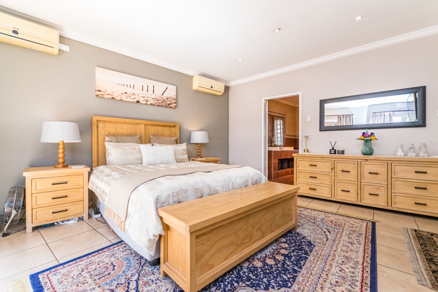 5 Bedroom Property for Sale in Doringkloof Gauteng
