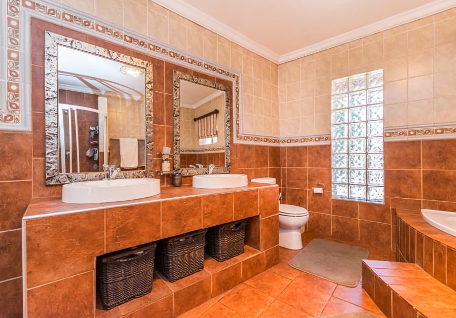 5 Bedroom Property for Sale in Doringkloof Gauteng