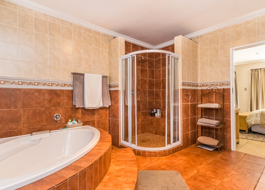 5 Bedroom Property for Sale in Doringkloof Gauteng