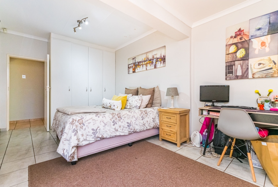 5 Bedroom Property for Sale in Doringkloof Gauteng