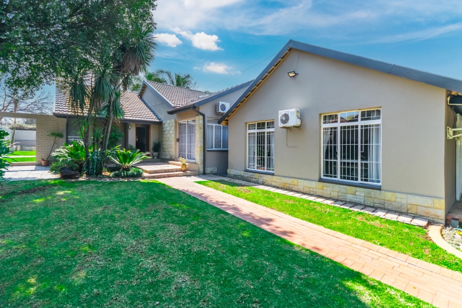 5 Bedroom Property for Sale in Doringkloof Gauteng