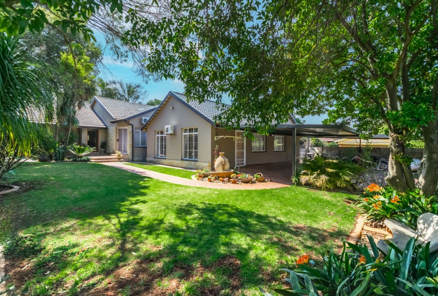 5 Bedroom Property for Sale in Doringkloof Gauteng