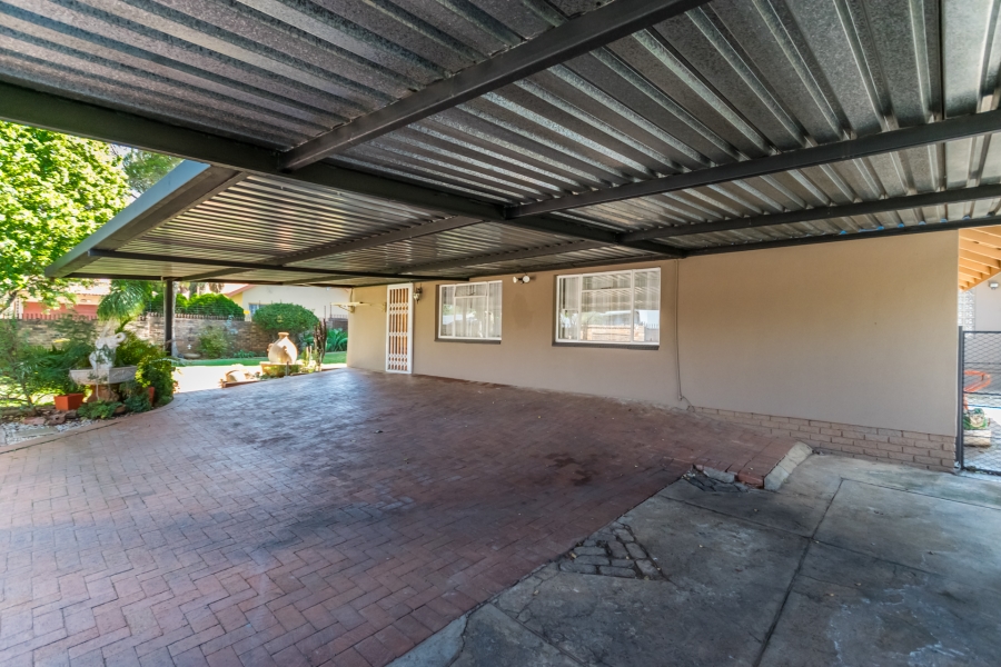 5 Bedroom Property for Sale in Doringkloof Gauteng