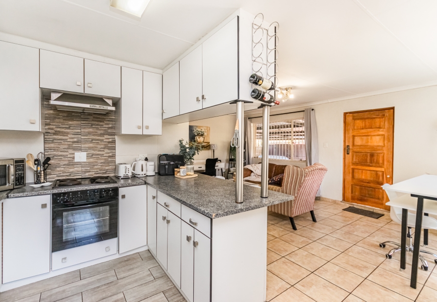 5 Bedroom Property for Sale in Doringkloof Gauteng