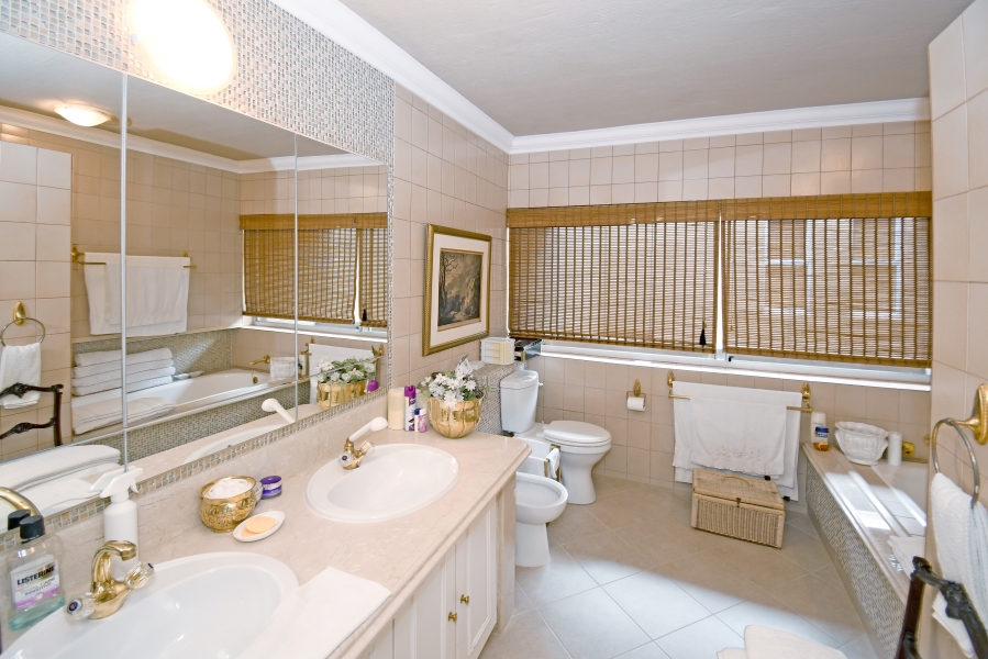To Let 3 Bedroom Property for Rent in Illovo Gauteng