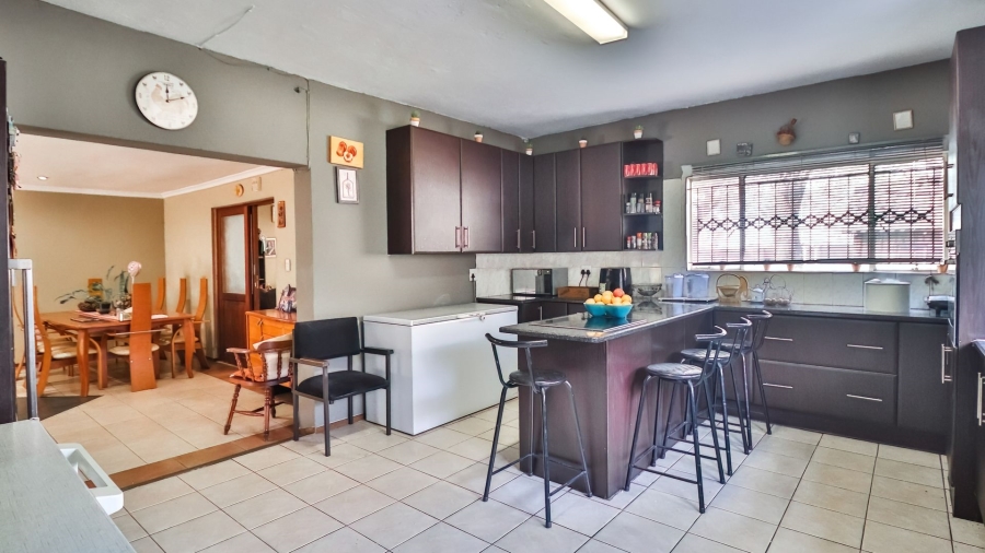 5 Bedroom Property for Sale in Northcliff Gauteng