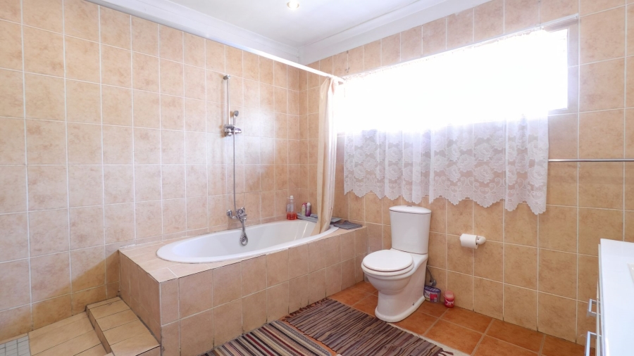 5 Bedroom Property for Sale in Northcliff Gauteng