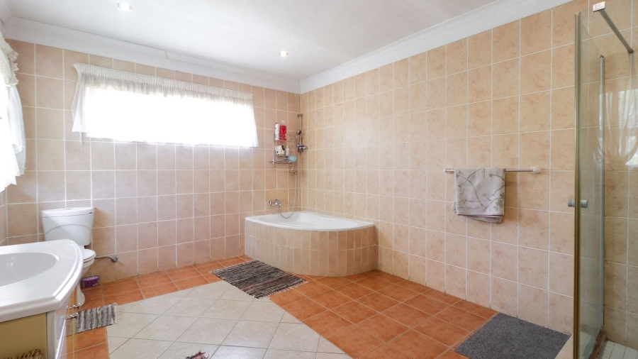 5 Bedroom Property for Sale in Northcliff Gauteng
