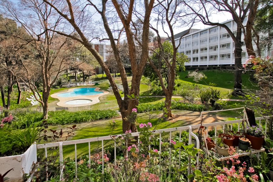 2 Bedroom Property for Sale in Atholl Gauteng