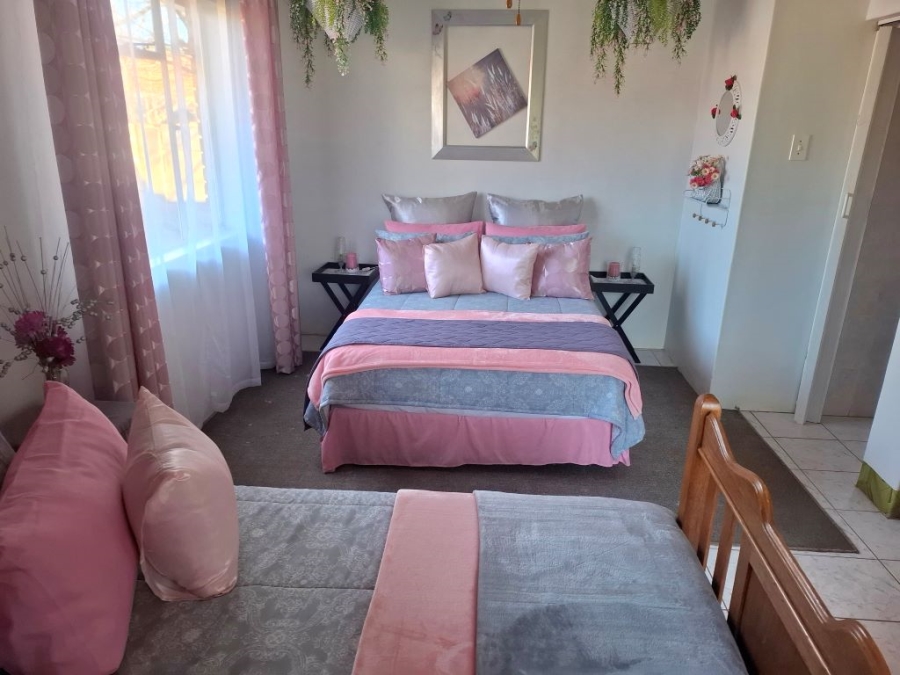 3 Bedroom Property for Sale in Helikonpark Gauteng