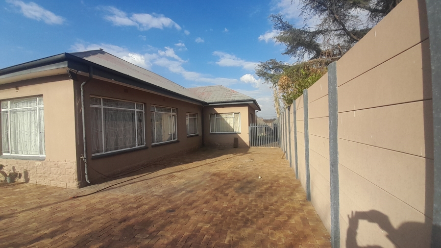 4 Bedroom Property for Sale in Noycedale Gauteng