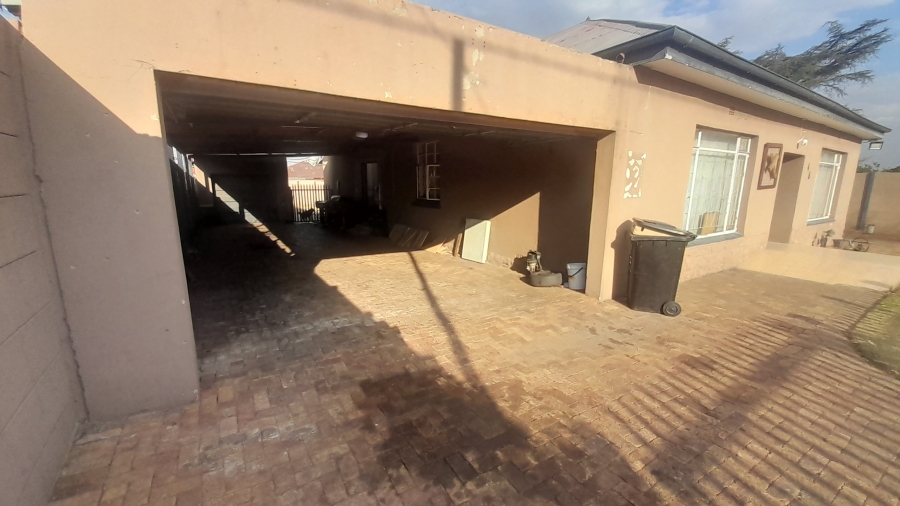 4 Bedroom Property for Sale in Noycedale Gauteng