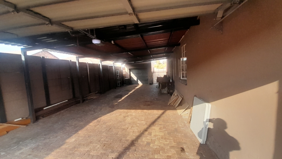 4 Bedroom Property for Sale in Noycedale Gauteng