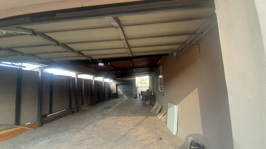 4 Bedroom Property for Sale in Noycedale Gauteng