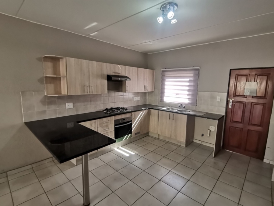 To Let 3 Bedroom Property for Rent in New Market Park Gauteng