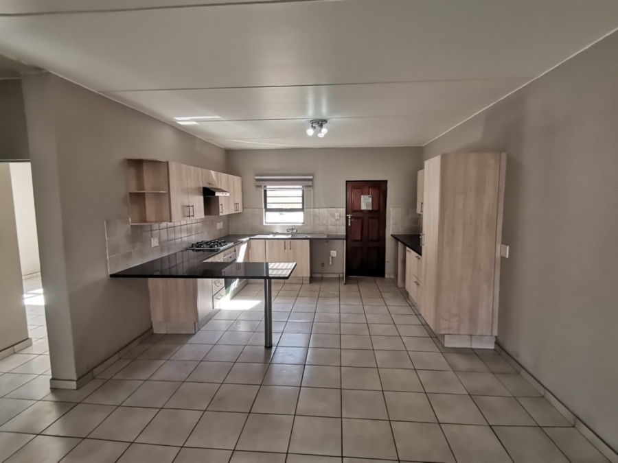To Let 3 Bedroom Property for Rent in New Market Park Gauteng