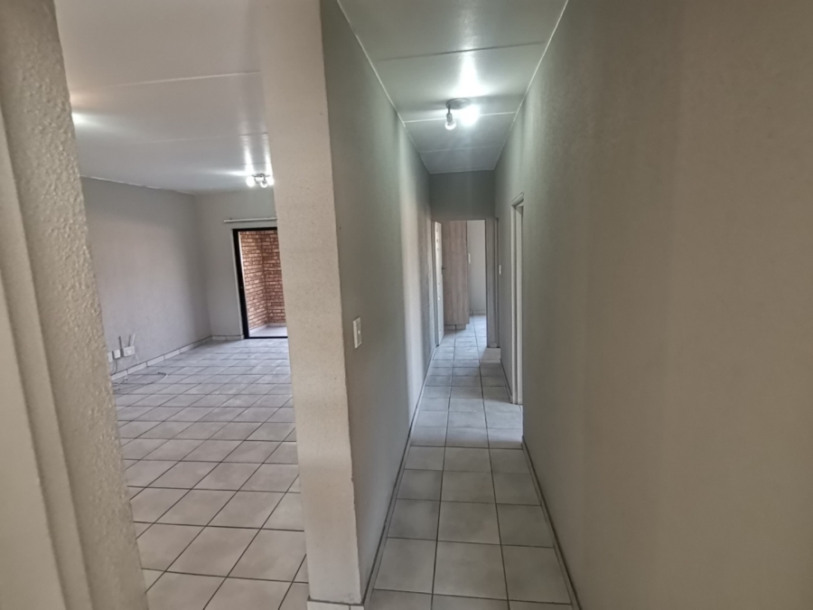 To Let 3 Bedroom Property for Rent in New Market Park Gauteng