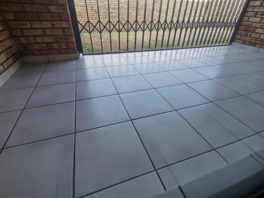 To Let 3 Bedroom Property for Rent in New Market Park Gauteng