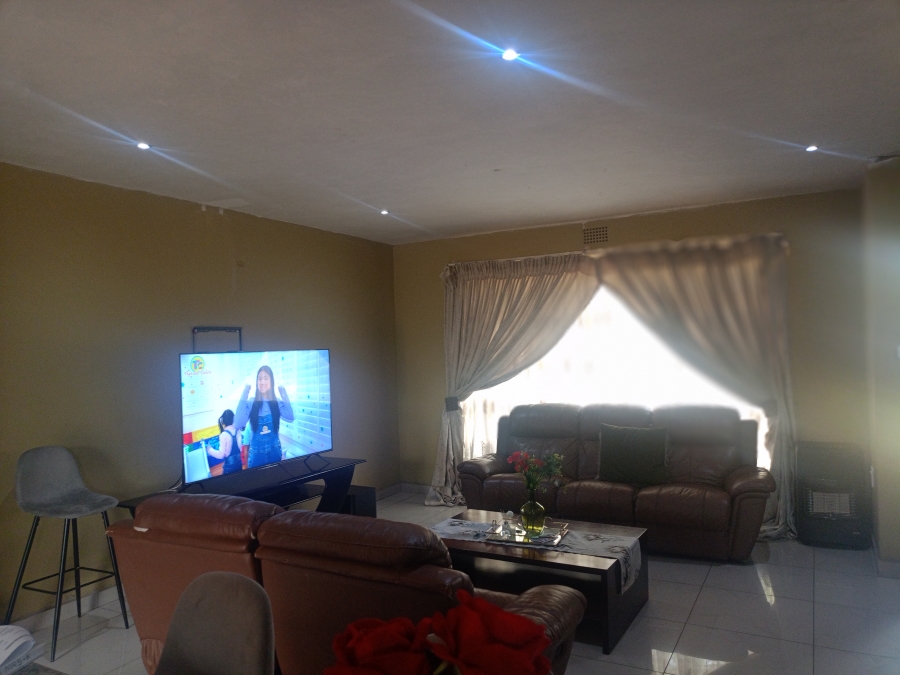 3 Bedroom Property for Sale in Three Rivers Gauteng