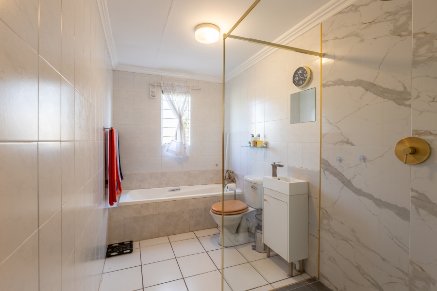 2 Bedroom Property for Sale in Douglasdale Gauteng