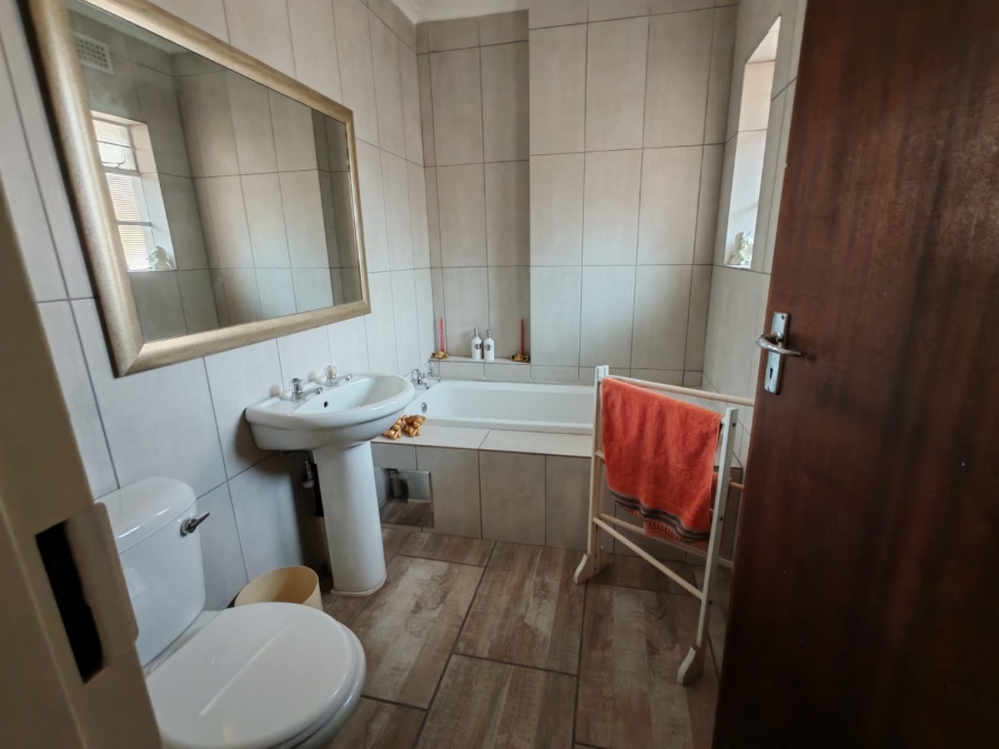 3 Bedroom Property for Sale in Vanderbijlpark SW 5 Gauteng