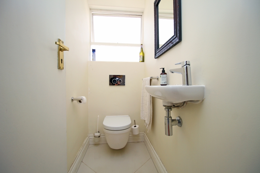 To Let 2 Bedroom Property for Rent in Parkhurst Gauteng