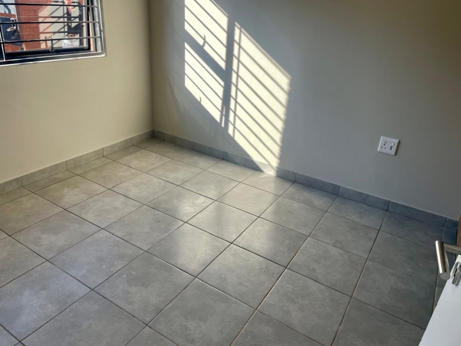 2 Bedroom Property for Sale in Sinoville Gauteng