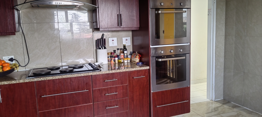 4 Bedroom Property for Sale in Mulbarton Gauteng