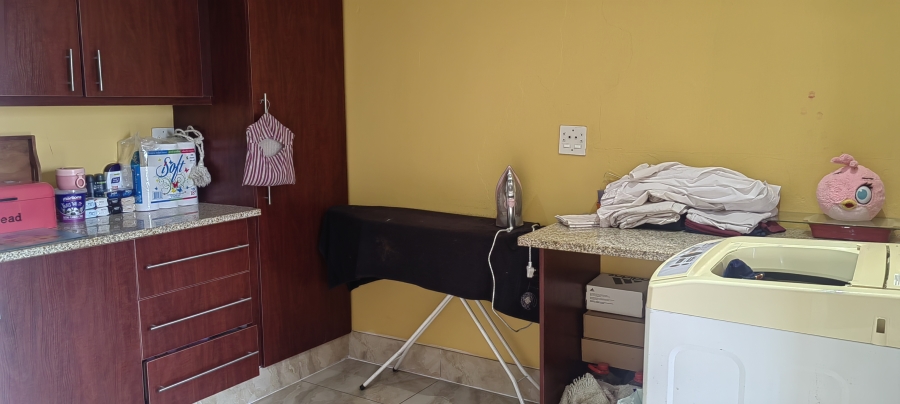4 Bedroom Property for Sale in Mulbarton Gauteng