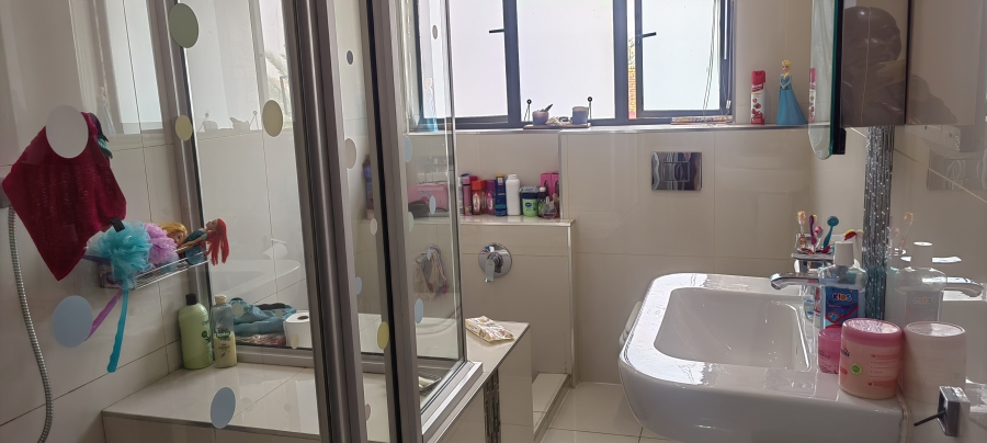 4 Bedroom Property for Sale in Mulbarton Gauteng