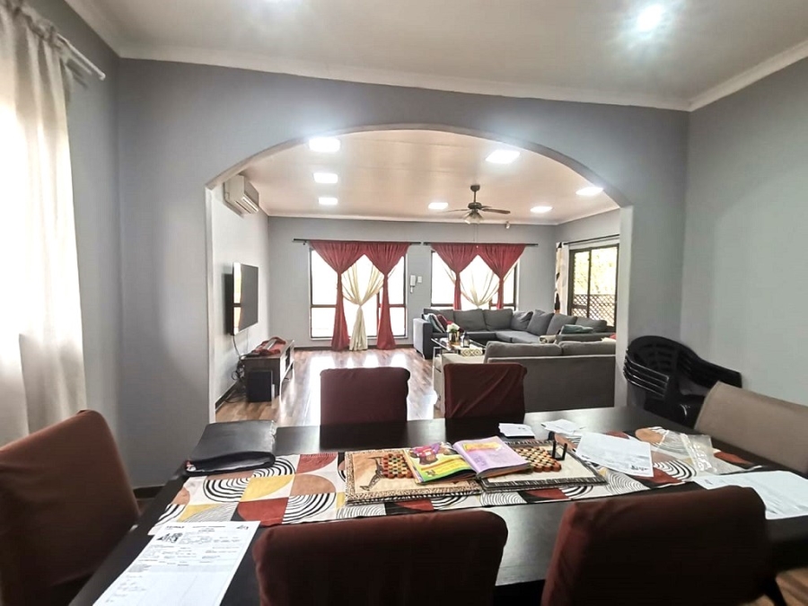 4 Bedroom Property for Sale in Mulbarton Gauteng