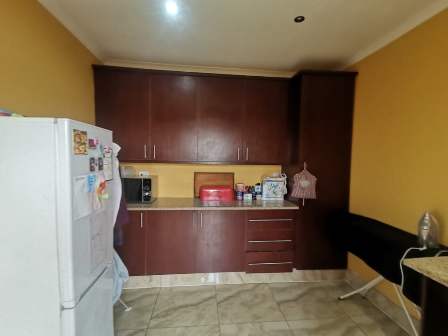 4 Bedroom Property for Sale in Mulbarton Gauteng