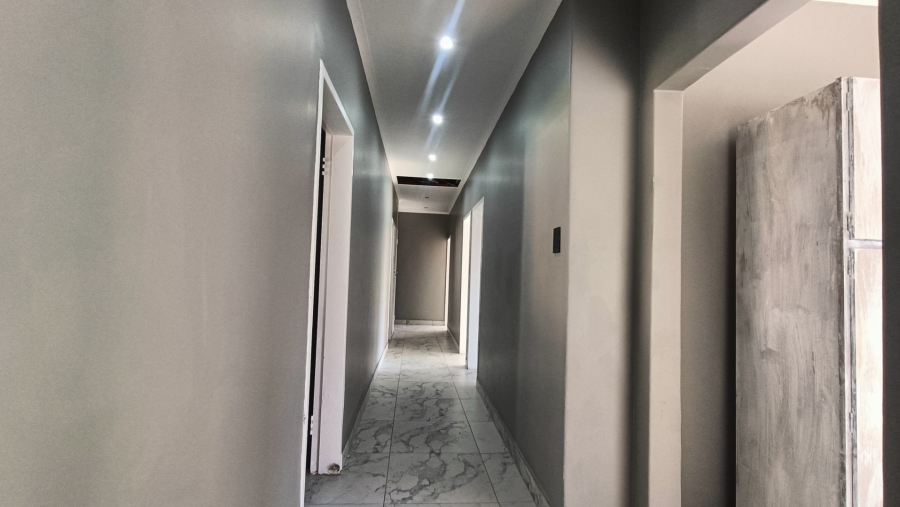 To Let 4 Bedroom Property for Rent in Linmeyer Gauteng