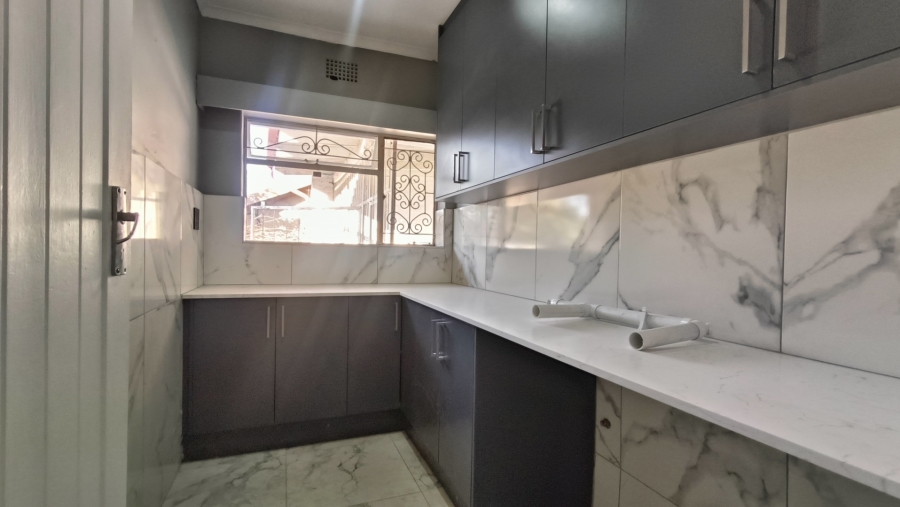 To Let 4 Bedroom Property for Rent in Linmeyer Gauteng