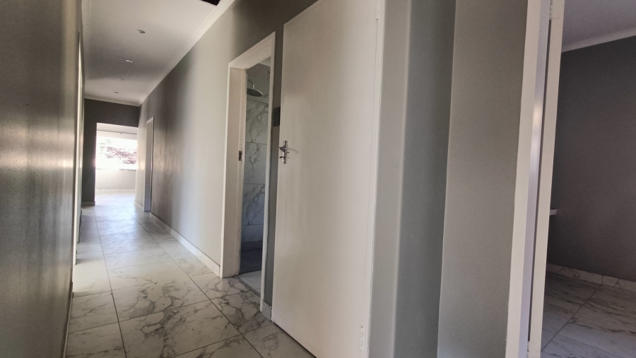To Let 4 Bedroom Property for Rent in Linmeyer Gauteng