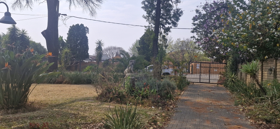 4 Bedroom Property for Sale in La Montagne Gauteng